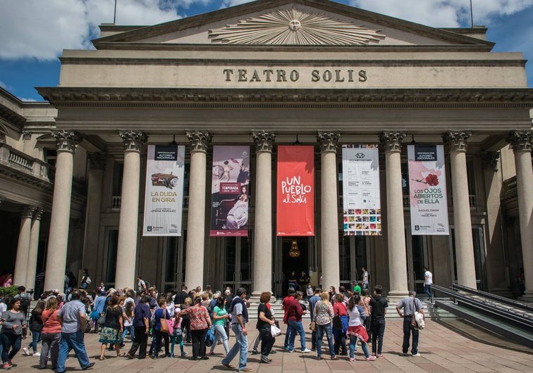 Un pueblo al Solís, ¡desde adentro! Un pueblo al Solís, ¡desde adentro!
