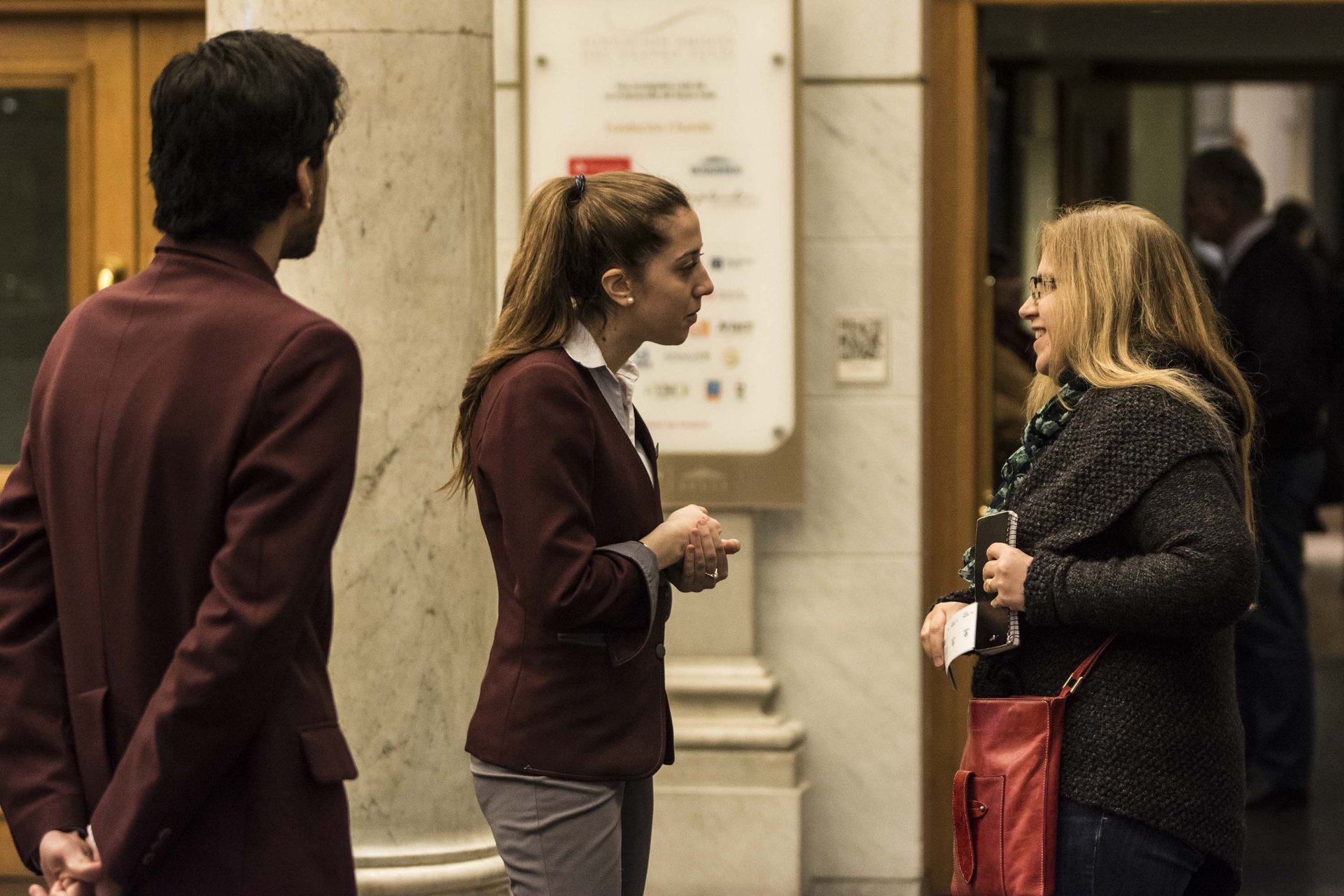 Asistente de sala y Atención al Público