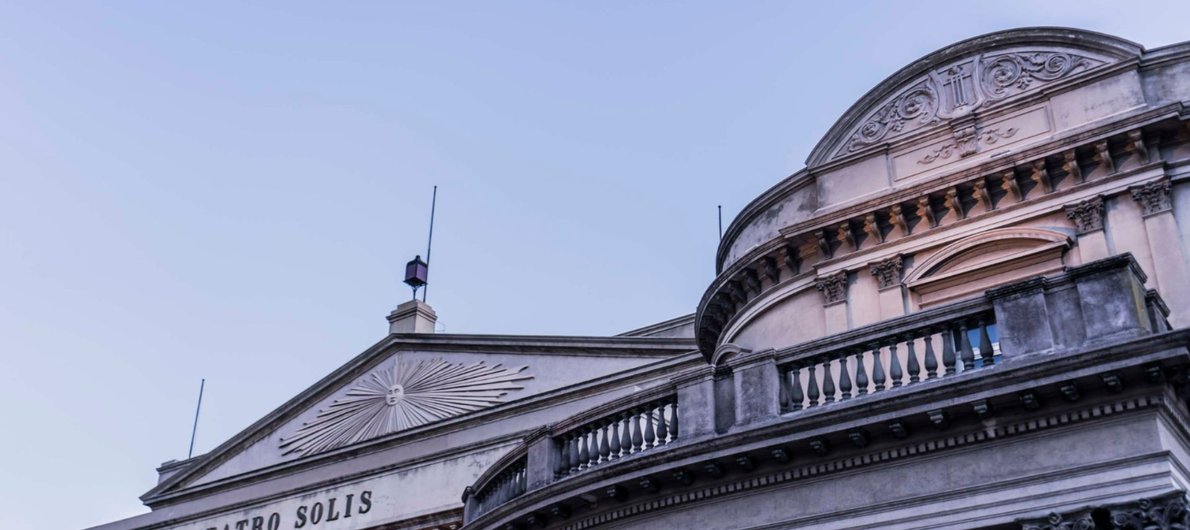 Material institucional