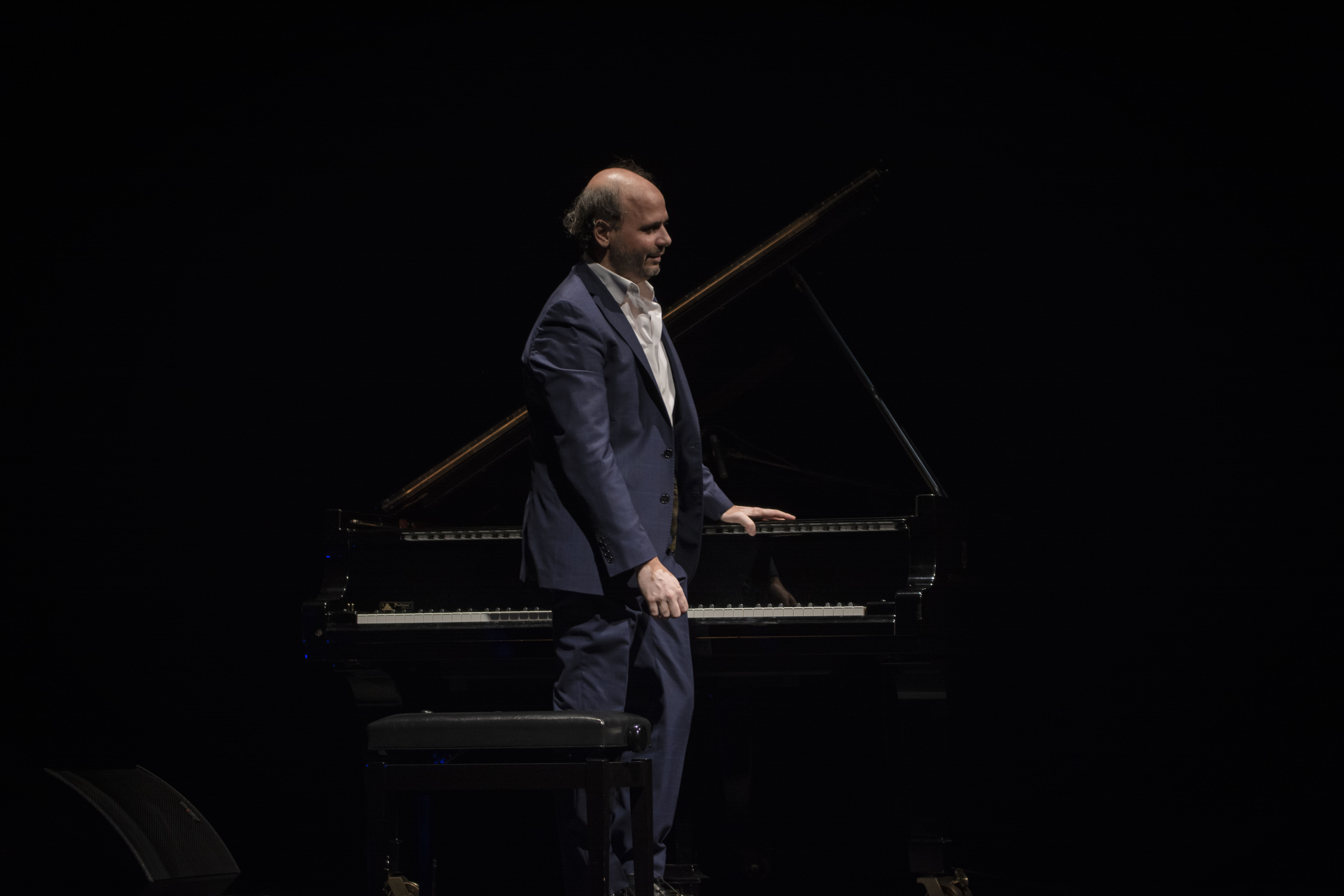Gustavo Casenave en concierto